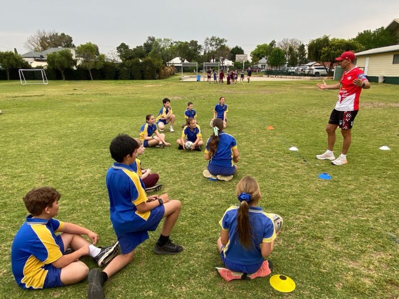 240926 Dragons visit Wellington schools for NAIDOC Week1